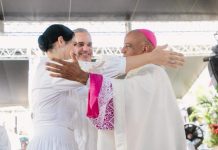 La iglesia católica ordena como obispo al padre Manuel Ruiz y dirigirá la nueva Diócesis Stella Maris