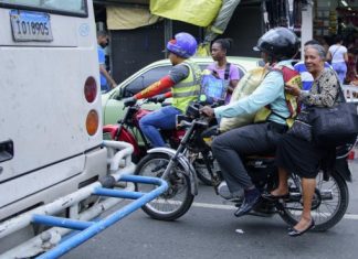 Intrant emite normativa que obliga a usar cascos de motocicletas certificados