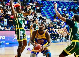 Mauricio Báez se pone a un triunfo de su corona 11 en el TBS Distrito 2025