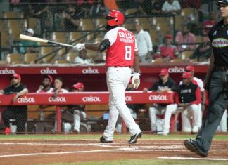 Pitcheo sólido y rally decisivo impulsan triunfo de Leones sobre Estrellas