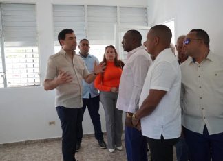Roberto Ángel entrega renovada Casa de la Cultura La Caleta en Boca Chica
