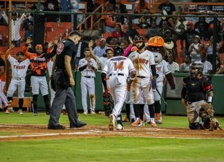 Toros doblegan a los Leones en noche de protagonismo romanense