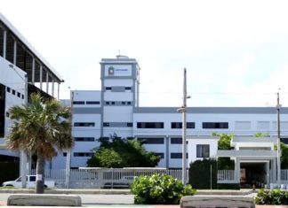 Unicaribe aclara solo hubo desprendimiento de una línea de cerámicas en una aula