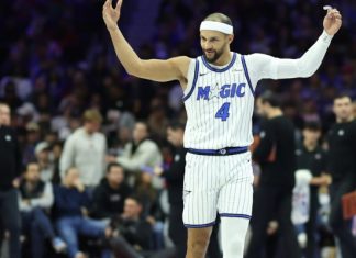 Un expulsado y cuatro técnicas tras la tangana entre 76ers y Magic