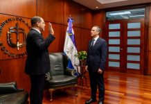 Presidente de la Suprema juramenta a Rodolfo Valentín como director de la Defensa Pública por un nuevo período de seis años