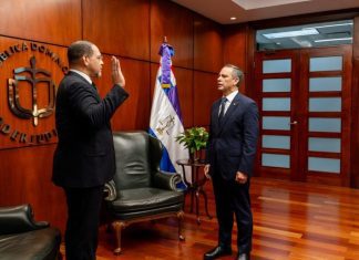 Presidente de la Suprema juramenta a Rodolfo Valentín como director de la Defensa Pública por un nuevo período de seis años