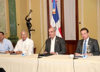 Presidente Abinader impulsa acciones para garantizar abastecimiento y estabilidad de precios durante la temporada navideña en todo el país