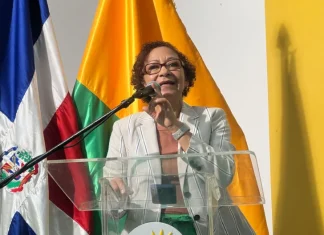 Denuncian Abinader y Magín Díaz castigan a los trabajadores al violar la Ley 11-92