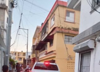 Mujer y su hija adolescente son asesinadas en Brisas del Este; una niña resulta gravemente herida