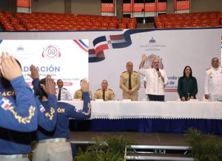 Presidente Abinader juramenta 865 nuevos agentes para fortalecer el control migratorio en todo el país