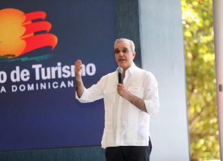 Presidente Abinader destaca valor histórico, turístico y comunitario del Parque Submarino La Caleta