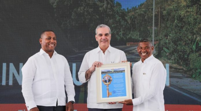 Abinader destaca impacto en el turismo, la agricultura y la mejora de la calidad de vida de las comunidades donde nace la RD