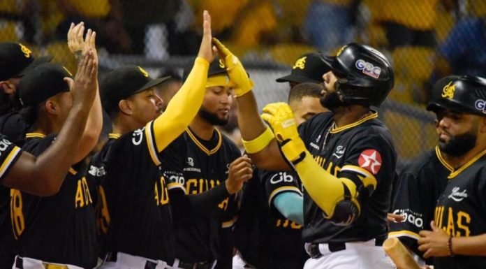 Águilas Cibaeñas dominan a los Gigantes y se mantienen invencibles