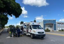 Autobús de la OMSA impacta motociclista en la avenida George Washington