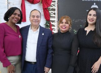 Director de Prensa de la Presidencia resalta rol de periodistas y comunicadores en la democracia durante encuentro en Santiago