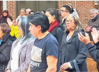 Dominicanos del Alto Manhattan realizan misa en honor a víctimas del fraude al SENASA