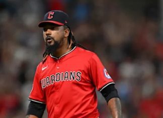 Emmanuel Clase habría violado normas sobre uso de celulares antes de salir a la luz el caso de apuestas