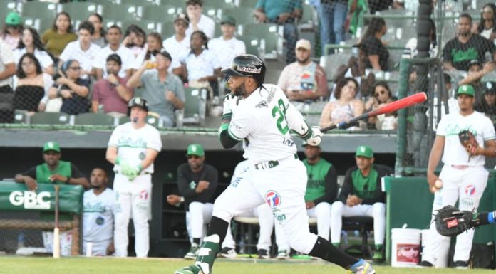 Estrellas Orientales colocan a los Tigres del Licey al borde de la muerte