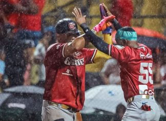 Grand slam de Julio Carreras impulsa a los Gigantes al tercer lugar