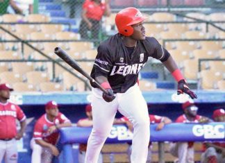 Héctor Rodríguez conecta dos triples y los Leones escalan al cuarto puesto
