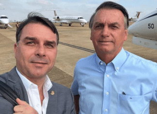 Bolsonaro reafirma a su hijo como candidato presidencial en 2026 en una carta desde cárcel