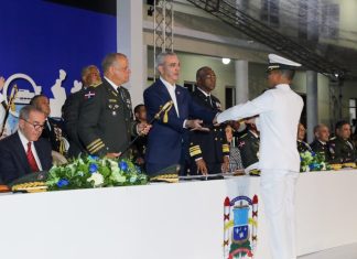 Presidente Abinader encabeza graduación de 26 Damas y Caballeros Guardamarinas
