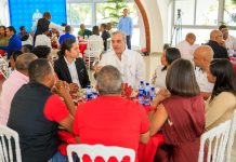 Presidente Abinader resalta trabajo de periodistas que cubren la fuente del Palacio Nacional