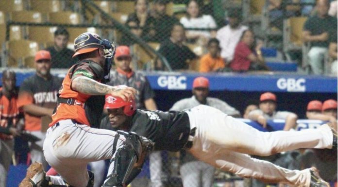 Leones del Escogido se afianzan en el tercer lugar