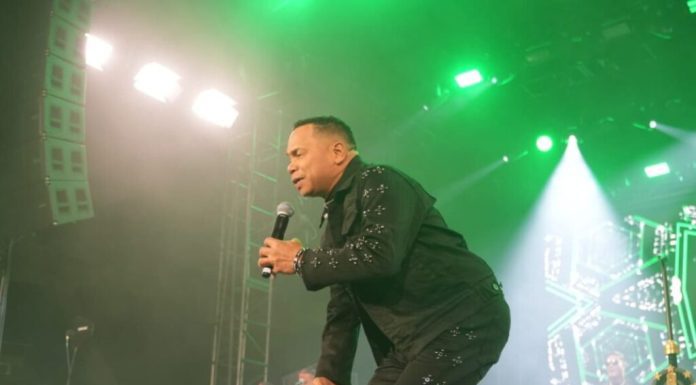 Joe Veras, primer invitado de Raulín Rodríguez en su concierto en Santiago
