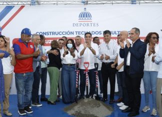 Ministro Kelvin Cruz inicia trabajos en dos techados en SDO con inversión de 49 millones