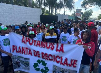 Comunitarios de La Cuaba marchan a favor de la instalación de una planta de valorización y reciclaje