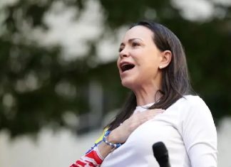 Corina Machado dice que trabaja con el gobierno de EEUU pero no está implicada en sus operaciones