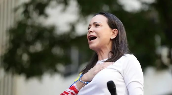 Corina Machado dice que trabaja con el gobierno de EEUU pero no está implicada en sus operaciones