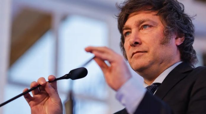 Milei lidera imagen presidencial en Suramérica, pero todos cierran el año con alto rechazo