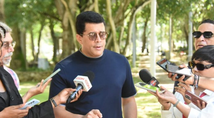 Ministro de Turismo supervisa reconstrucción del Parque Nacional Submarino La Caleta