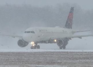 Más de 1.000 vuelos cancelados en Estados Unidos por la tormenta invernal que azota a varias regiones del país