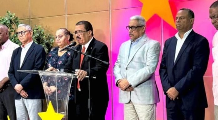 PLD denuncia costo de cena navideña este 2025 supera los RD$16 mil