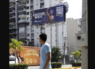Grandes vallas promocionan el debut de Sebastián Mencía en el boxeo profesional
