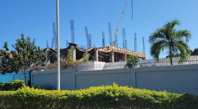 SNS atribuye a un incidente técnico el colapso parcial de techo en hospital de Azua