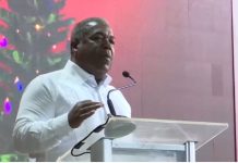 Reportaje- Tony Peña le estruja al país vida de vino y música en medio escándalo Senasa, la gente se irrita