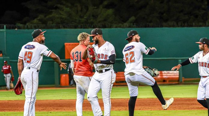 Toros ponen enanos a los Gigantes en el inicio del Round Robin