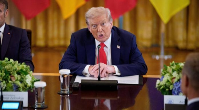 Donald Trump anuncia acuerdos con farmacéuticas para reducir precios de medicamentos
