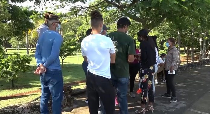 Los venezolanos, más preocupados por la economía navideña que por el despliegue de Estados Unidos