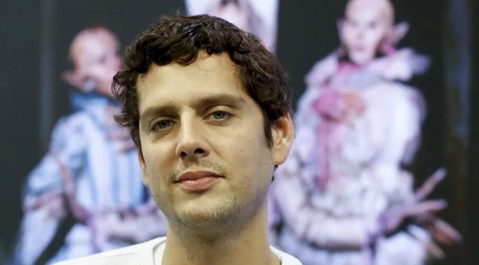 El actor y cineasta español Eduardo Casanova anuncia que tiene VIH
