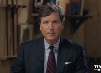 Periodista Tucker Carlson afirma que Trump anunciará esta noche la guerra con Venezuela