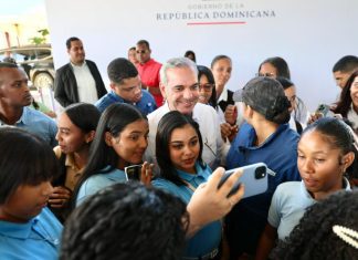 Presidente Abinader exhorta a jóvenes de Dajabón a prepararse para el futuro y garantiza seguimiento a demandas escolares y comunitarias