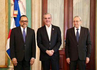 Presidente Abinader juramenta a Antoliano Peralta como ministro de Justicia y a Jorge Subero Isa como Consultor Jurídico