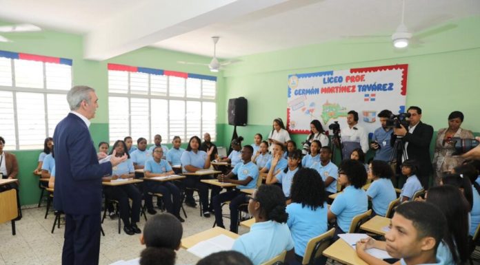 Presidente Abinader da seguimiento a la docencia de Educación Moral, Cívica y Ética Ciudadana y destaca su aporte a la formación de mejores ciudadanos