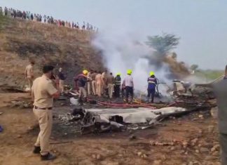 Muere vice primer ministro indio junto a otras 4 personas tras estrellarse avión