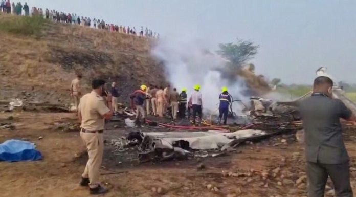 Muere vice primer ministro indio junto a otras 4 personas tras estrellarse avión